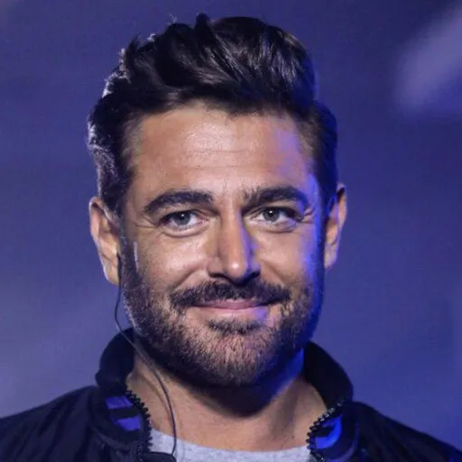 محمدرضا گلزار